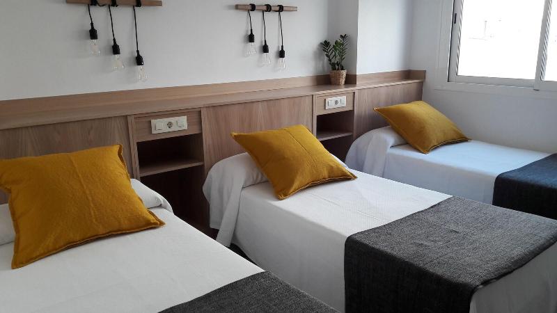 Imagen de alojamiento Hostal Cervantes Playa Imagen de alojamiento Hostal Cervantes Playa