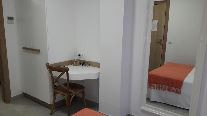 Imagen de alojamiento Hostal Cervantes Playa Imagen de alojamiento Hostal Cervantes Playa