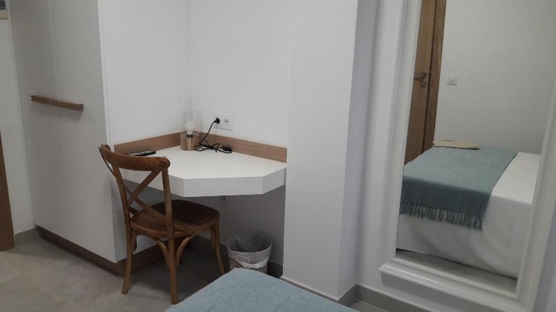 Imagen de alojamiento Hostal Cervantes Playa Imagen de alojamiento Hostal Cervantes Playa