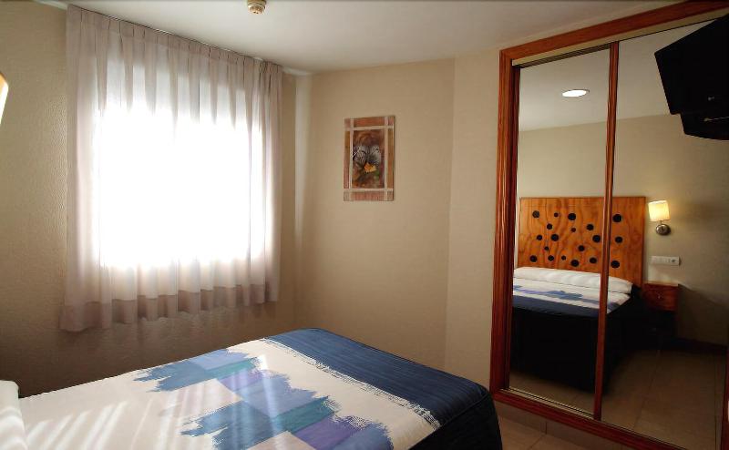 Imagen de alojamiento Hostal Quatre Llunes Imagen de alojamiento Hostal Quatre Llunes