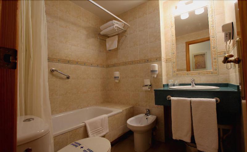 Imagen de alojamiento Hostal Quatre Llunes Imagen de alojamiento Hostal Quatre Llunes