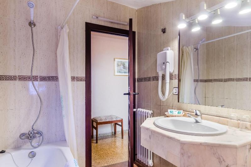 Imagen de alojamiento Hotel Mora Imagen de alojamiento Hotel Mora