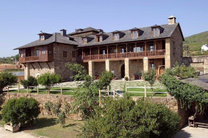 Imagen de alojamiento Hotel Prada a Tope - Palacio de Canedo Imagen de alojamiento Hotel Prada a Tope - Palacio de Canedo
