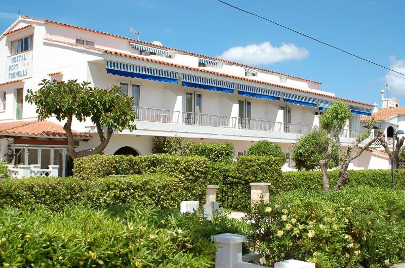 Imagen de alojamiento Hostal Port Fornells - Adults Only Imagen de alojamiento Hostal Port Fornells - Adults Only