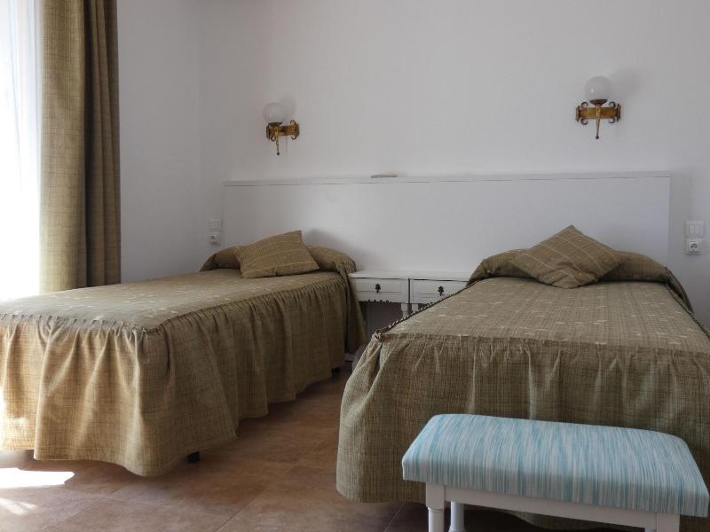 Imagen de alojamiento Hostal Port Fornells - Adults Only Imagen de alojamiento Hostal Port Fornells - Adults Only