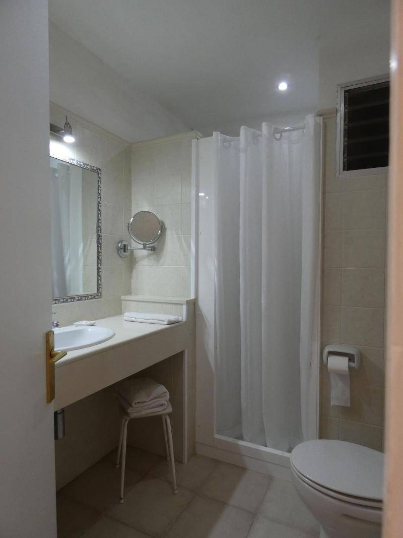 Imagen de alojamiento Hostal Port Fornells - Adults Only Imagen de alojamiento Hostal Port Fornells - Adults Only