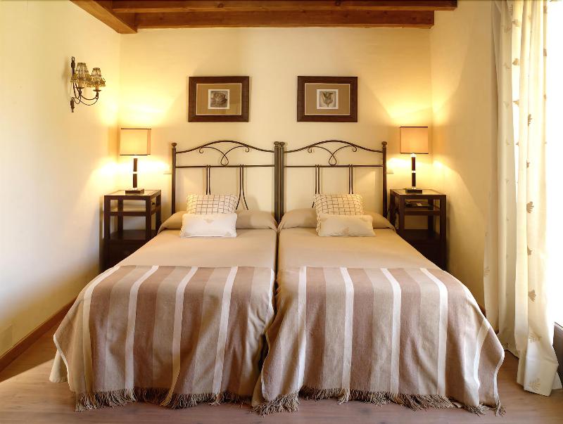 Imagen de alojamiento Hotel Ribera Del Corneja Imagen de alojamiento Hotel Ribera Del Corneja