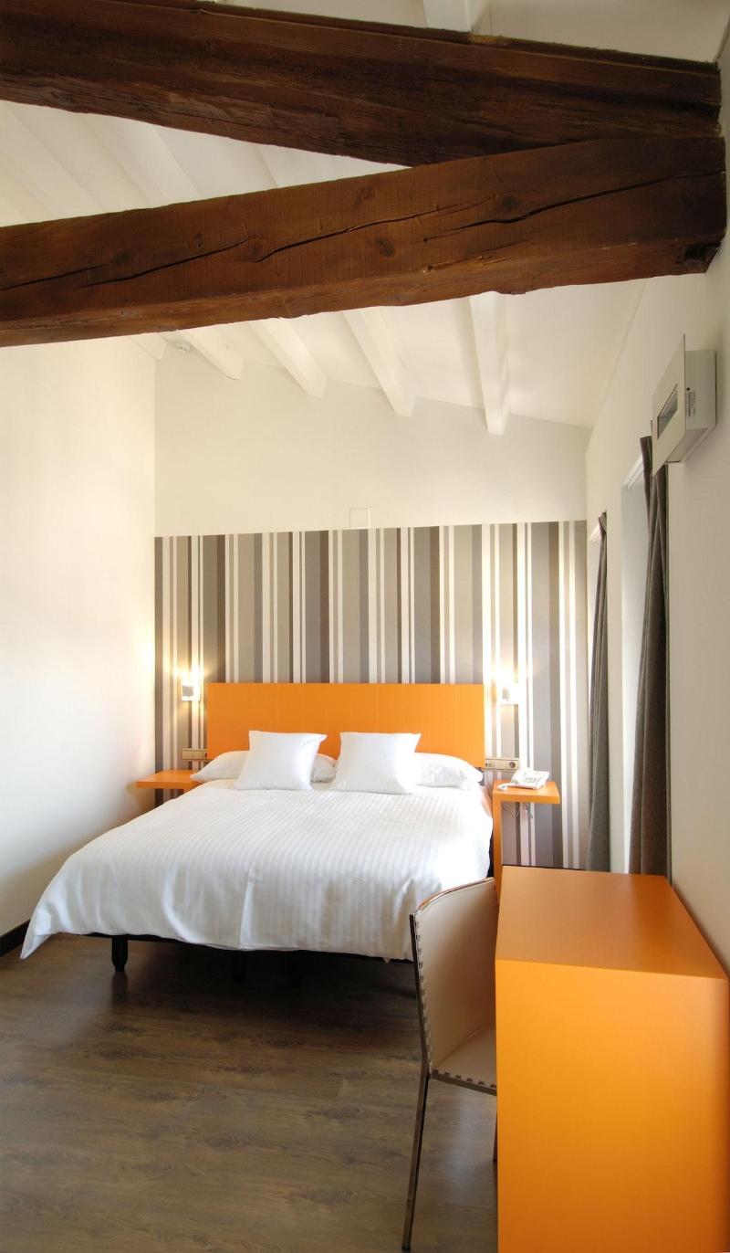Imagen de alojamiento Hotel Cienbalcones Imagen de alojamiento Hotel Cienbalcones