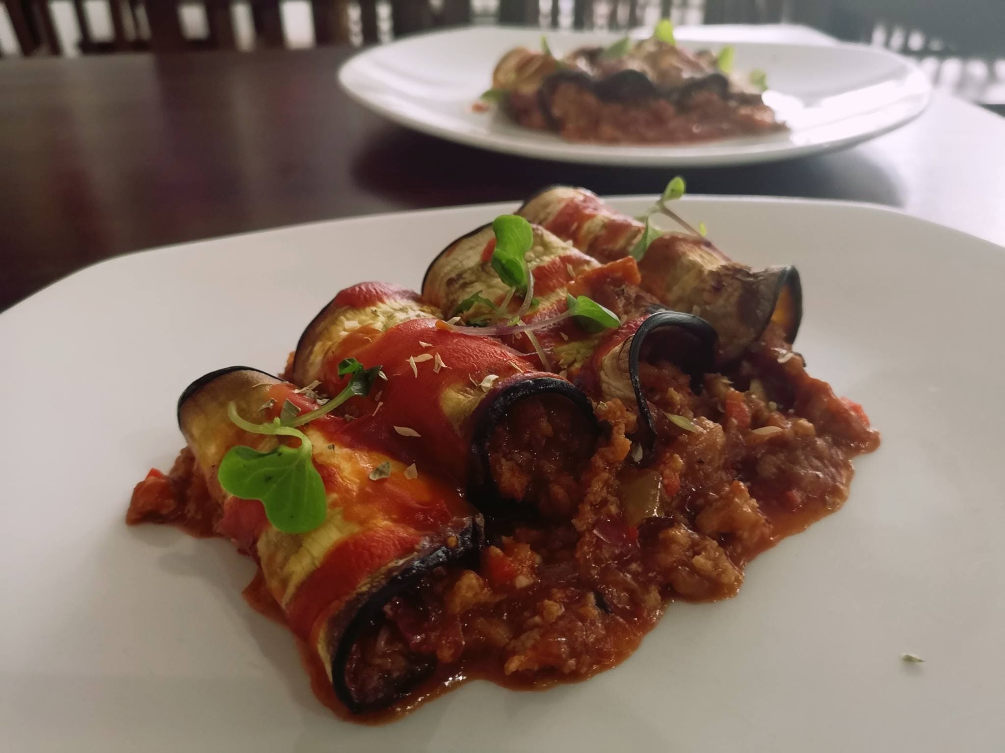 Deliciosas migas y tapas extremeñas junto a la Plaza Mayor de Cáceres con servicio de cocina non-stop.