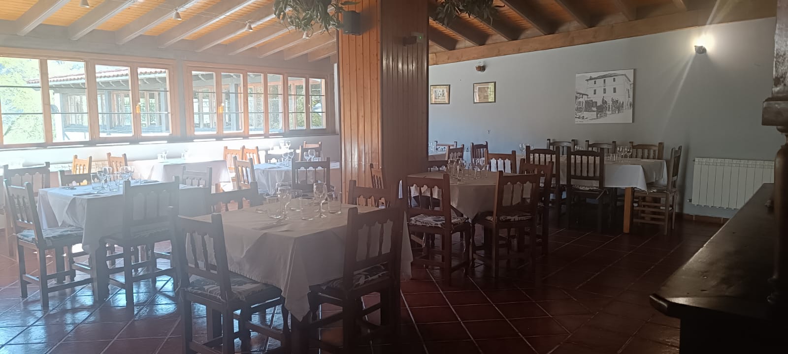 Restaurante sidrería de cocina navarra situado en la frontera con Francia y a 20 minutos de Roncesvalles.