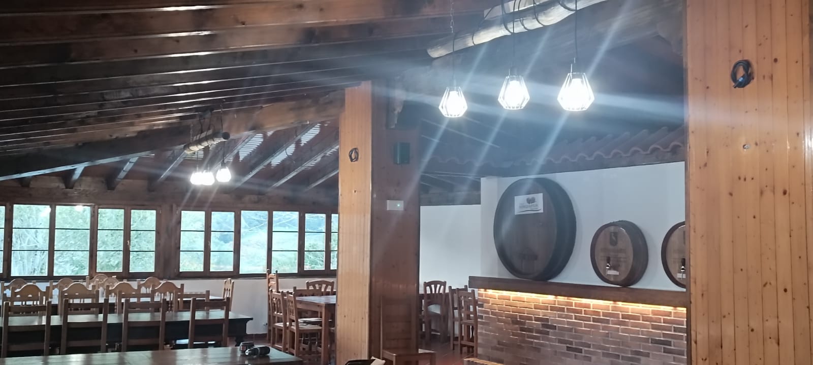 Restaurante sidrería de cocina navarra situado en la frontera con Francia y a 20 minutos de Roncesvalles.