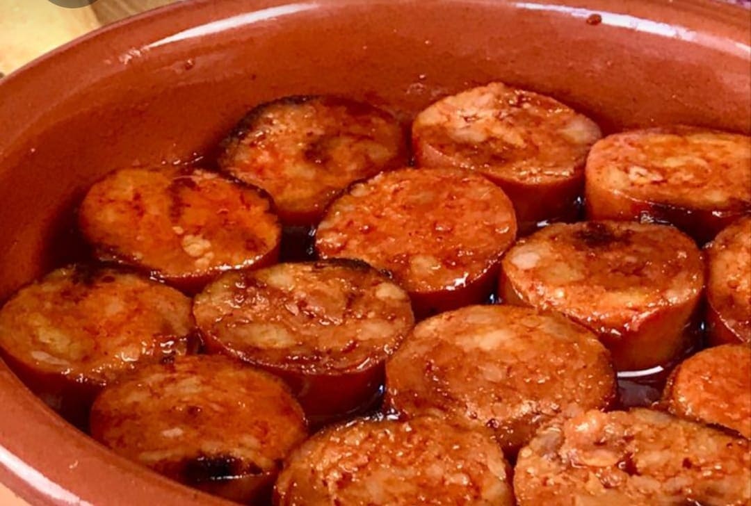 Restaurante sidrería de cocina navarra situado en la frontera con Francia y a 20 minutos de Roncesvalles.