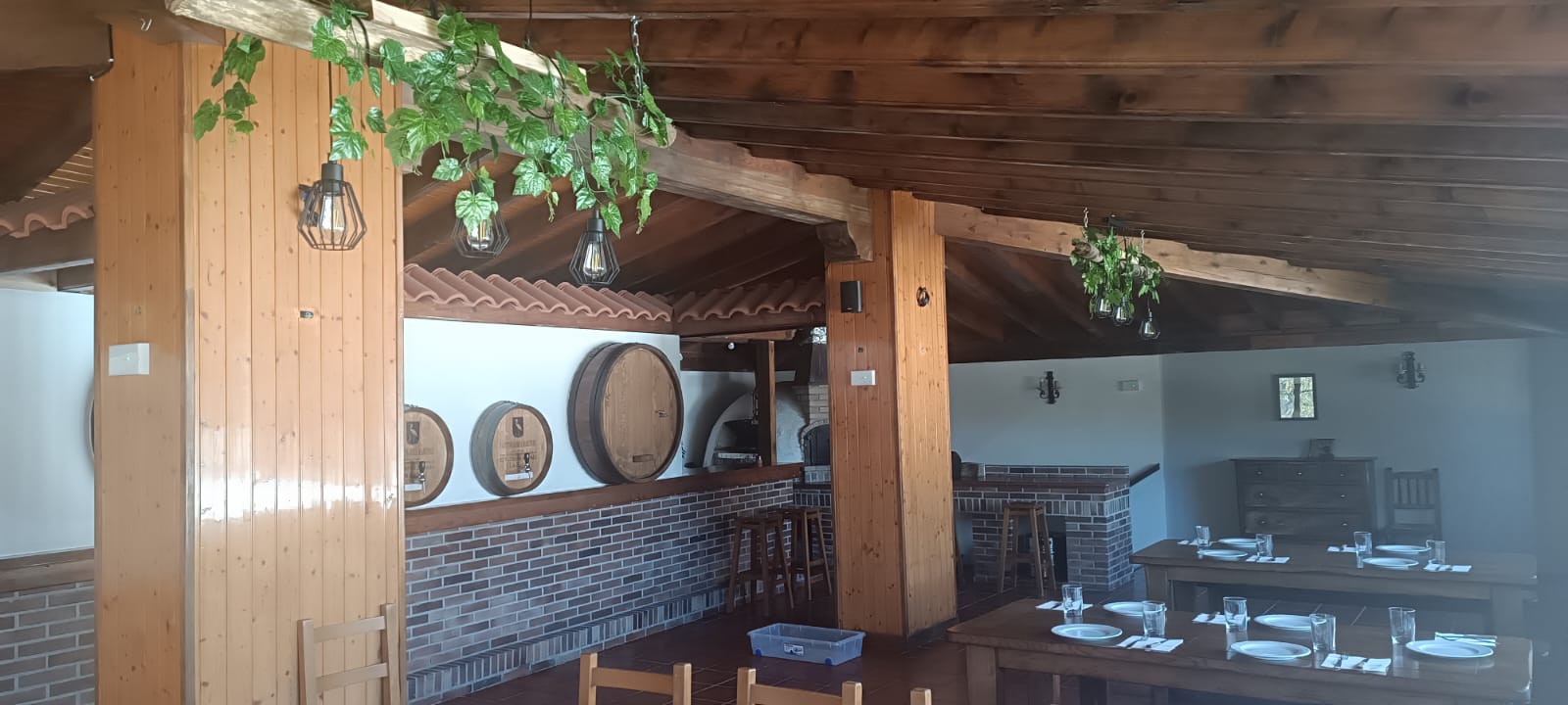 Restaurante sidrería de cocina navarra situado en la frontera con Francia y a 20 minutos de Roncesvalles.
