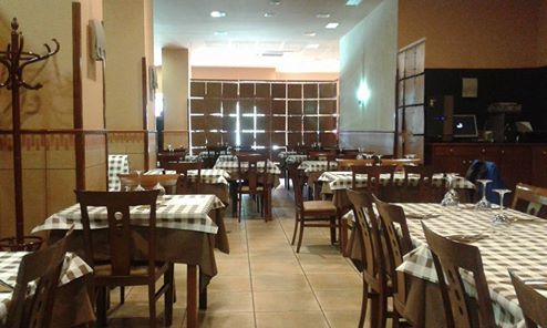 Restaurante de comida tradicional con gran variedad de platos caseros, muy cerca del aeropuerto y del parque tecnológico de Bizkaia.       