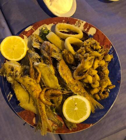 Cocina mediterránea en el mismo Puerto de Mazarrón, los mejores arroces con vistas a la playa.