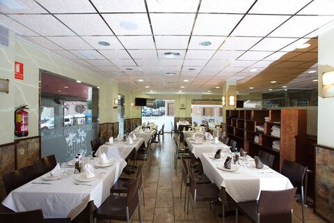 Cocina mediterránea en el mismo Puerto de Mazarrón, los mejores arroces con vistas a la playa.