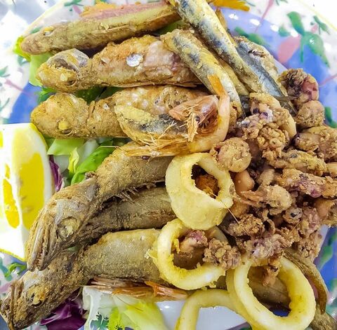sardinas-sardinillas-fritas-chopitos-frescos-restaurante-puerto-de-mazarron.jpg