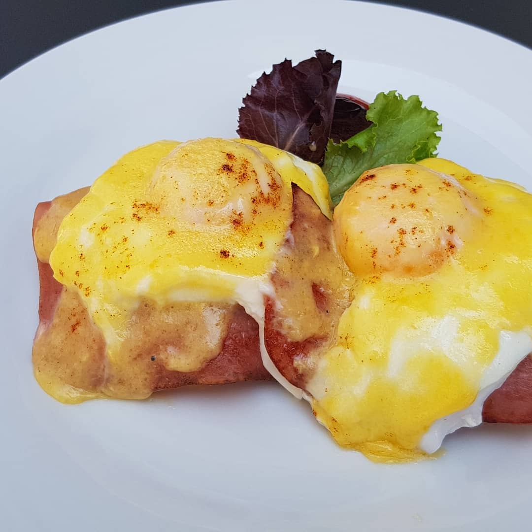 Menús de comida India, Italiana y Continental en el centro de Sabadell, con servicio de takeaway y terraza