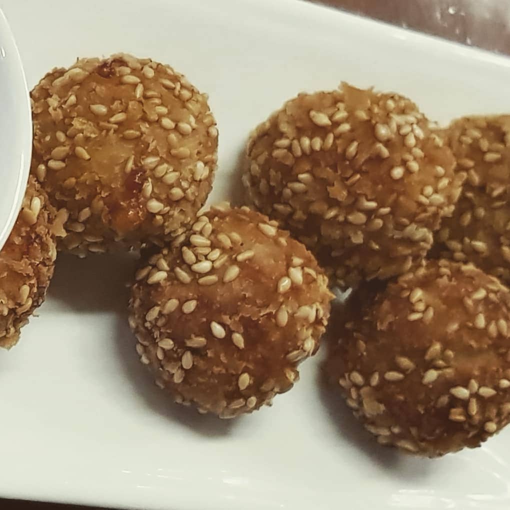 croquetas-de-pollo-de-sesamo-bistro-restaurant-menjar-a-trois-sabadell-barcelona-catalunia.jpg