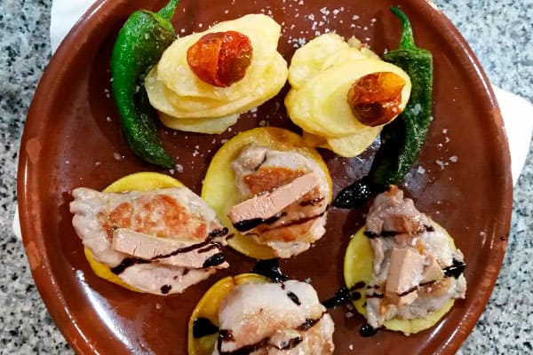 Restaurante en pleno centro de Lorca en el casco antiguo, con una cocina Lorquina casera y tradicional.