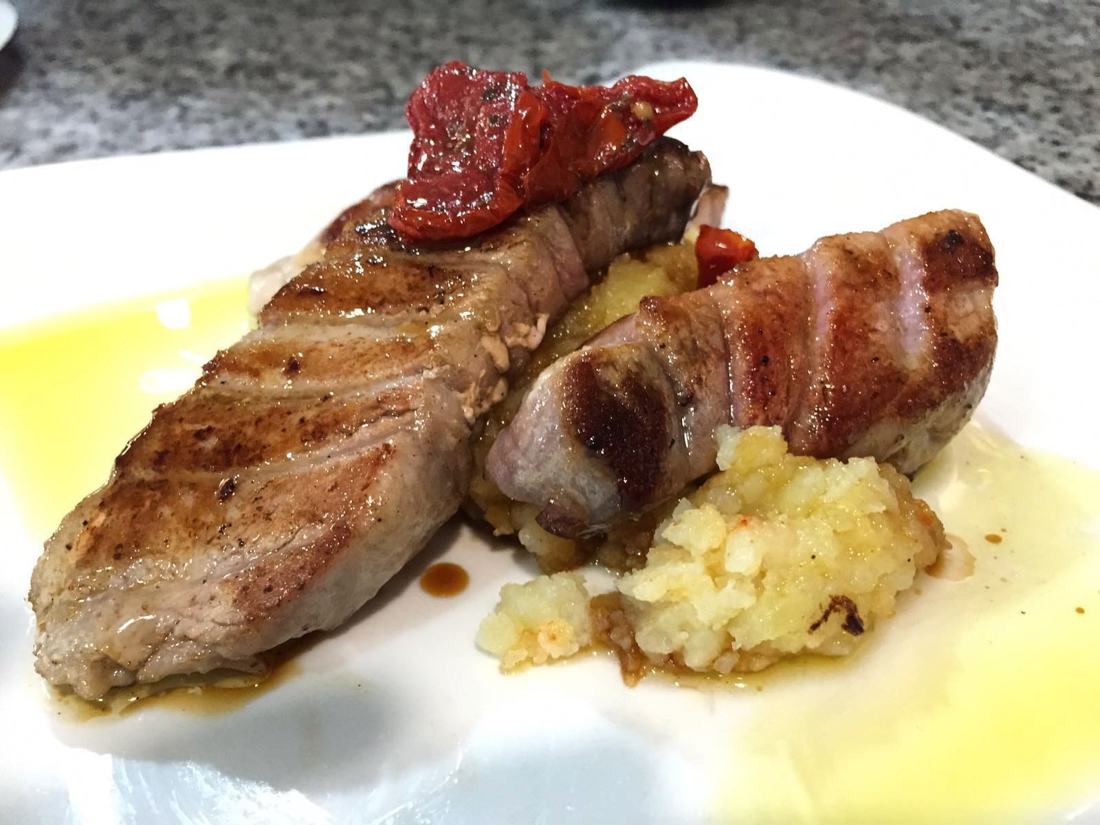 Restaurante en pleno centro de Lorca en el casco antiguo, con una cocina Lorquina casera y tradicional.