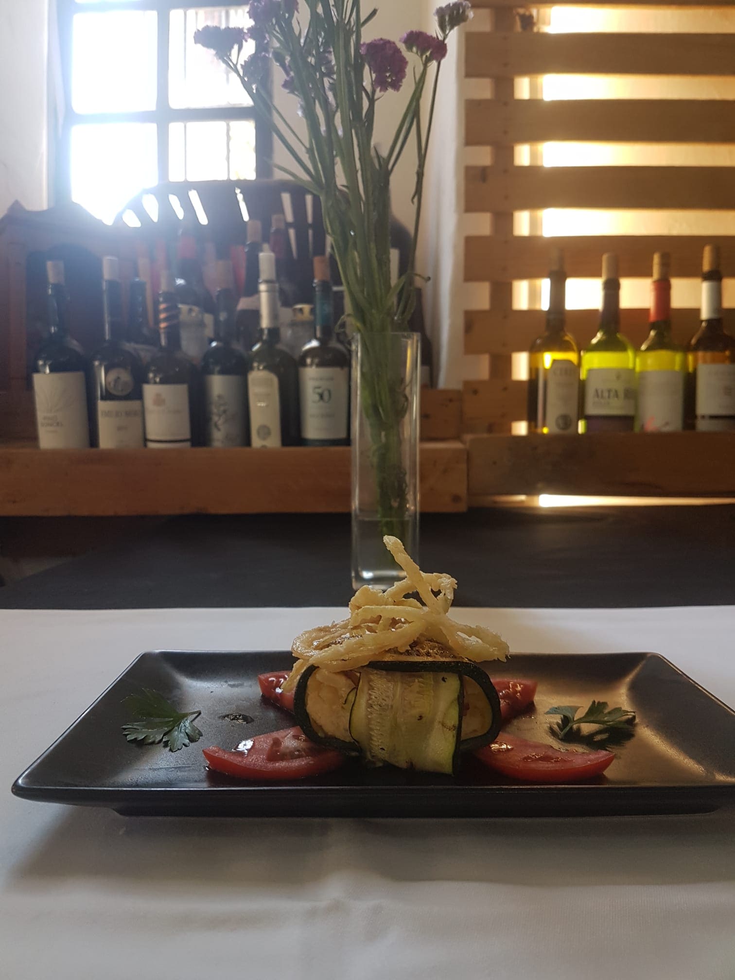 Restaurante en pleno centro de Lorca en el casco antiguo, con una cocina Lorquina casera y tradicional.