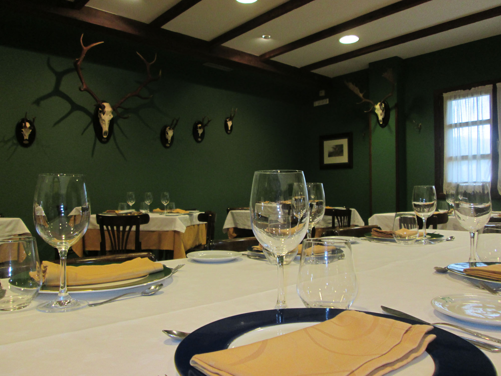 mesa-restaurante-casa-suncia-gijon-asturias.jpg