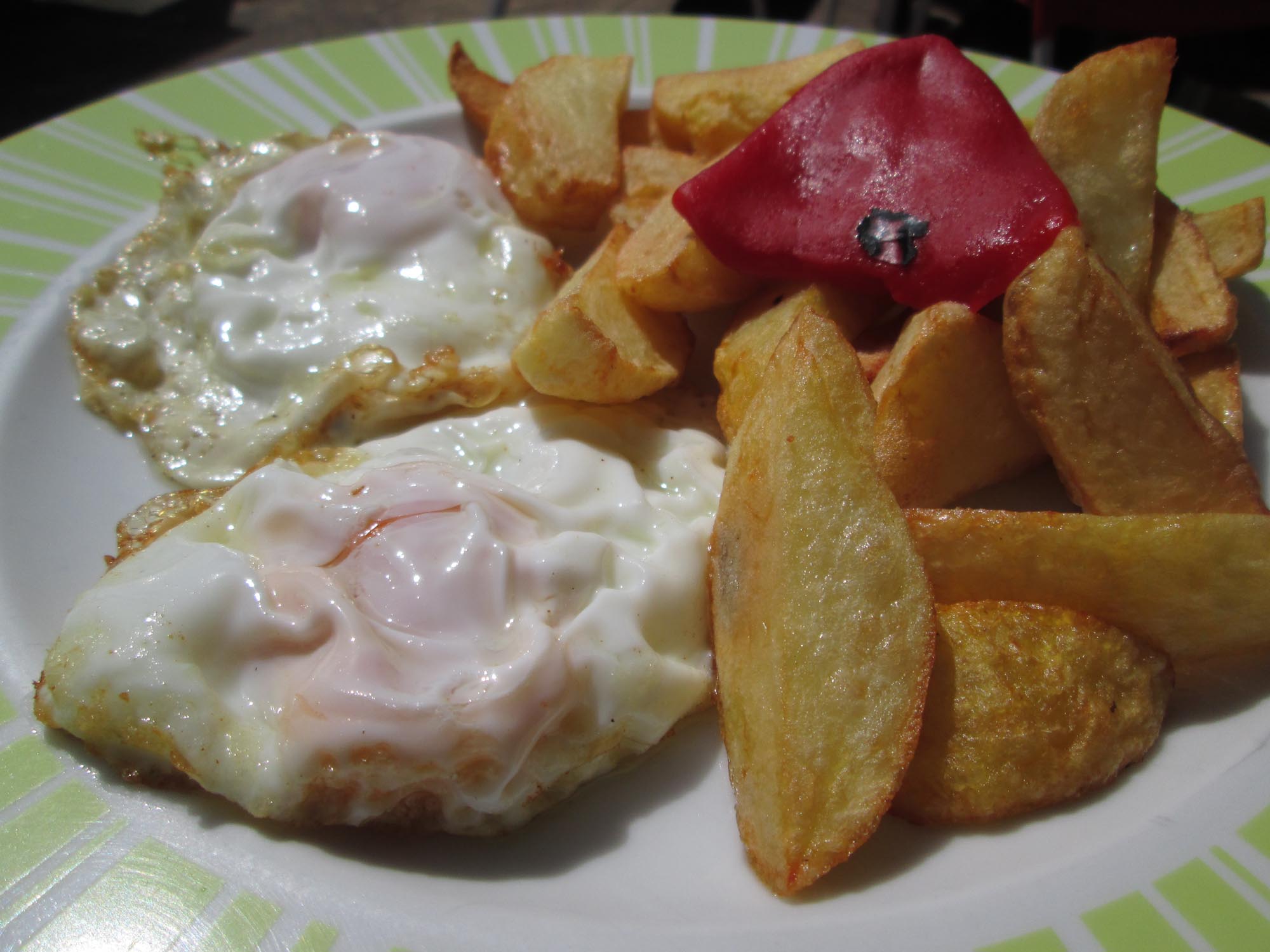 plato-de-huevos-fritos-con-patatas-restaurante-casa-suncia-gijon-asturias.jpg