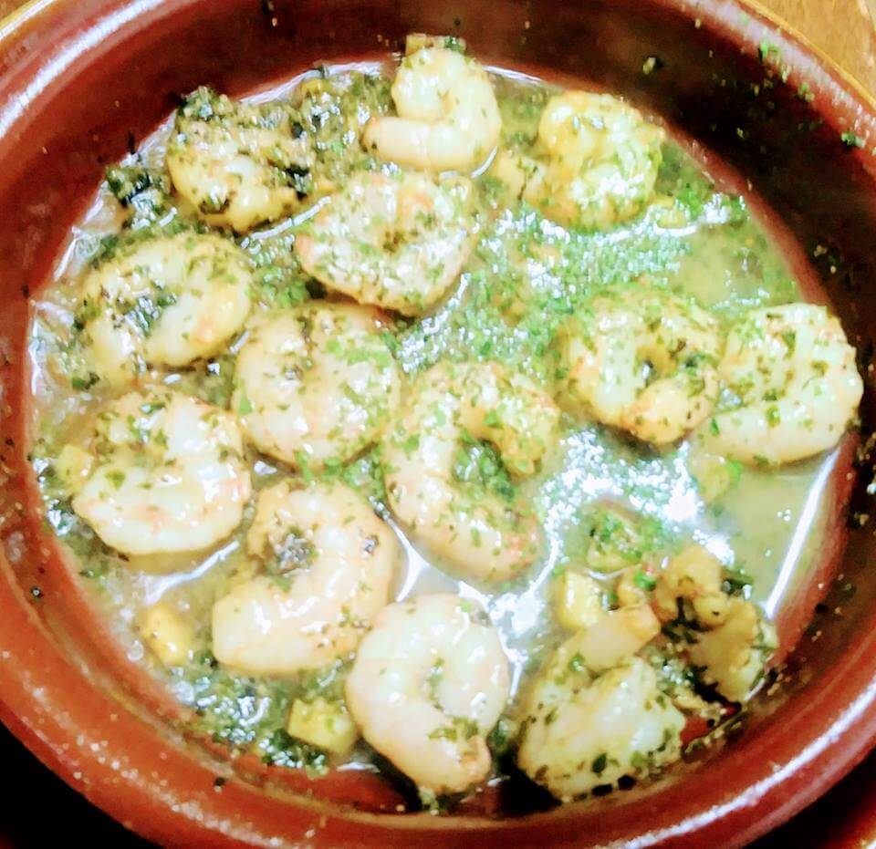Restaurante de cocina asturiana acogedor y confortable especializado en comida casera, en Arriondas.           