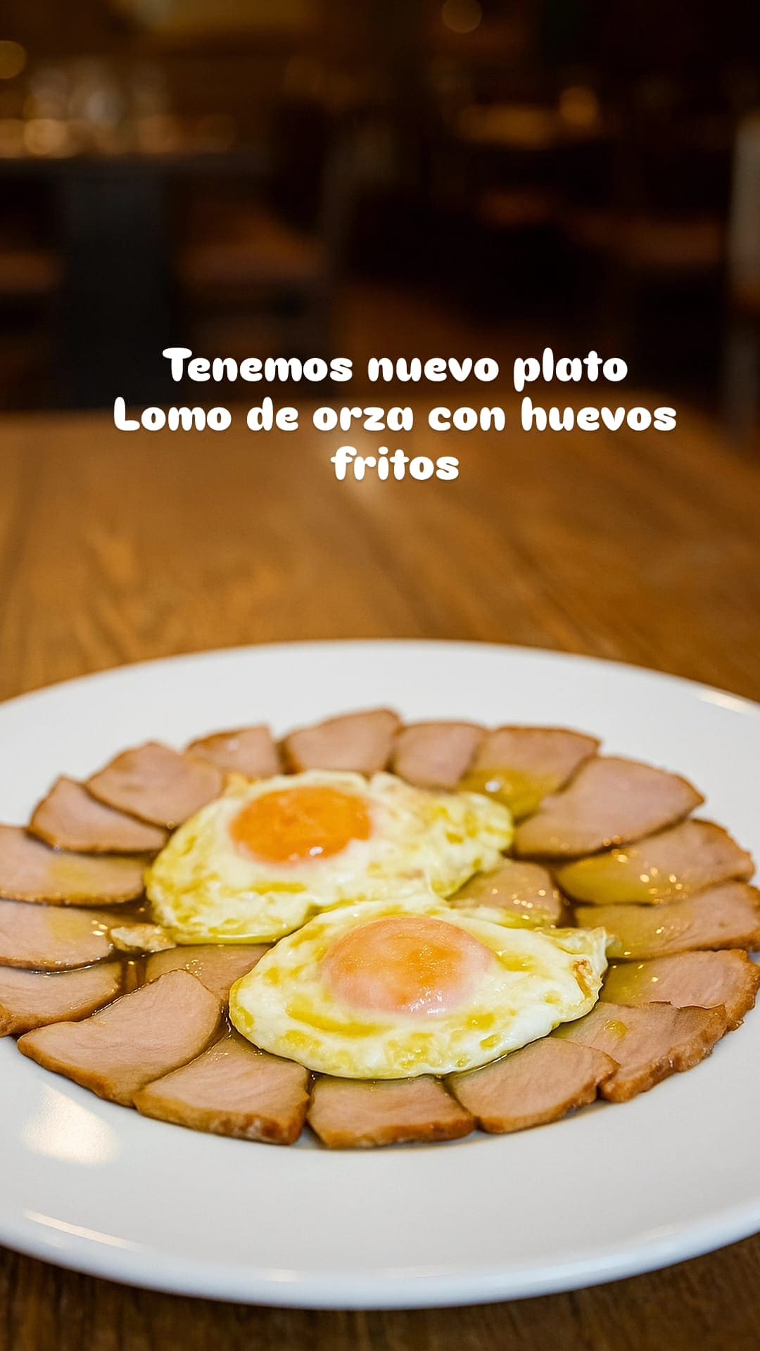 Cocina mediterránea casera utilizando producto fresco y en pleno centro de Granada siendo ideal para grupos.