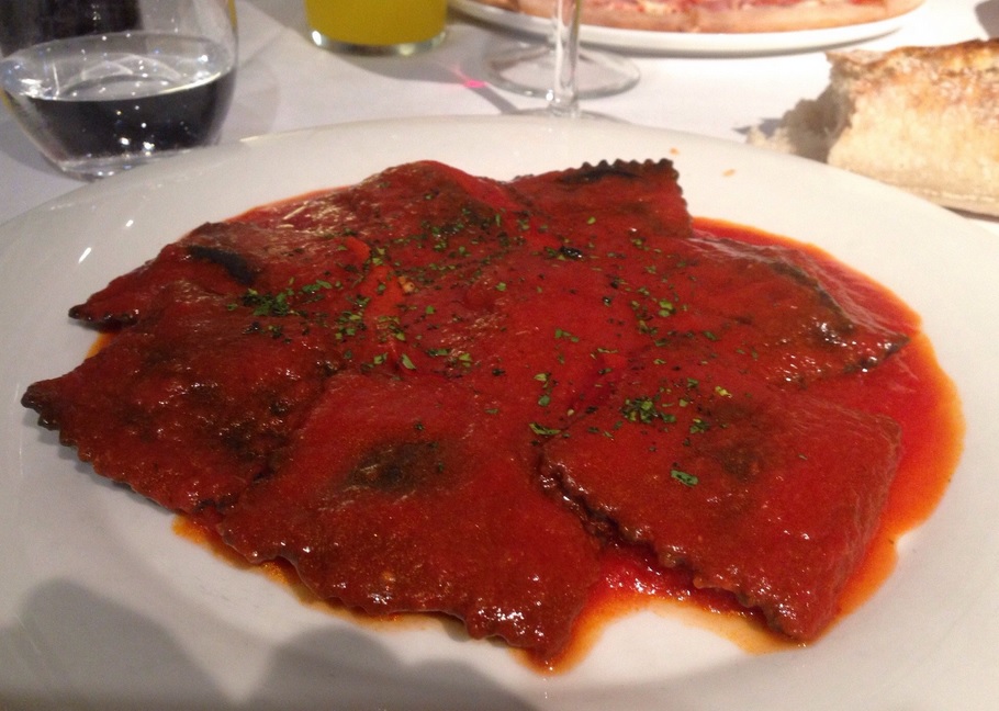 raviolis-rellenos-morcilla-tomate-restaurante-dolomiti-vitoria-gazteiz.jpg