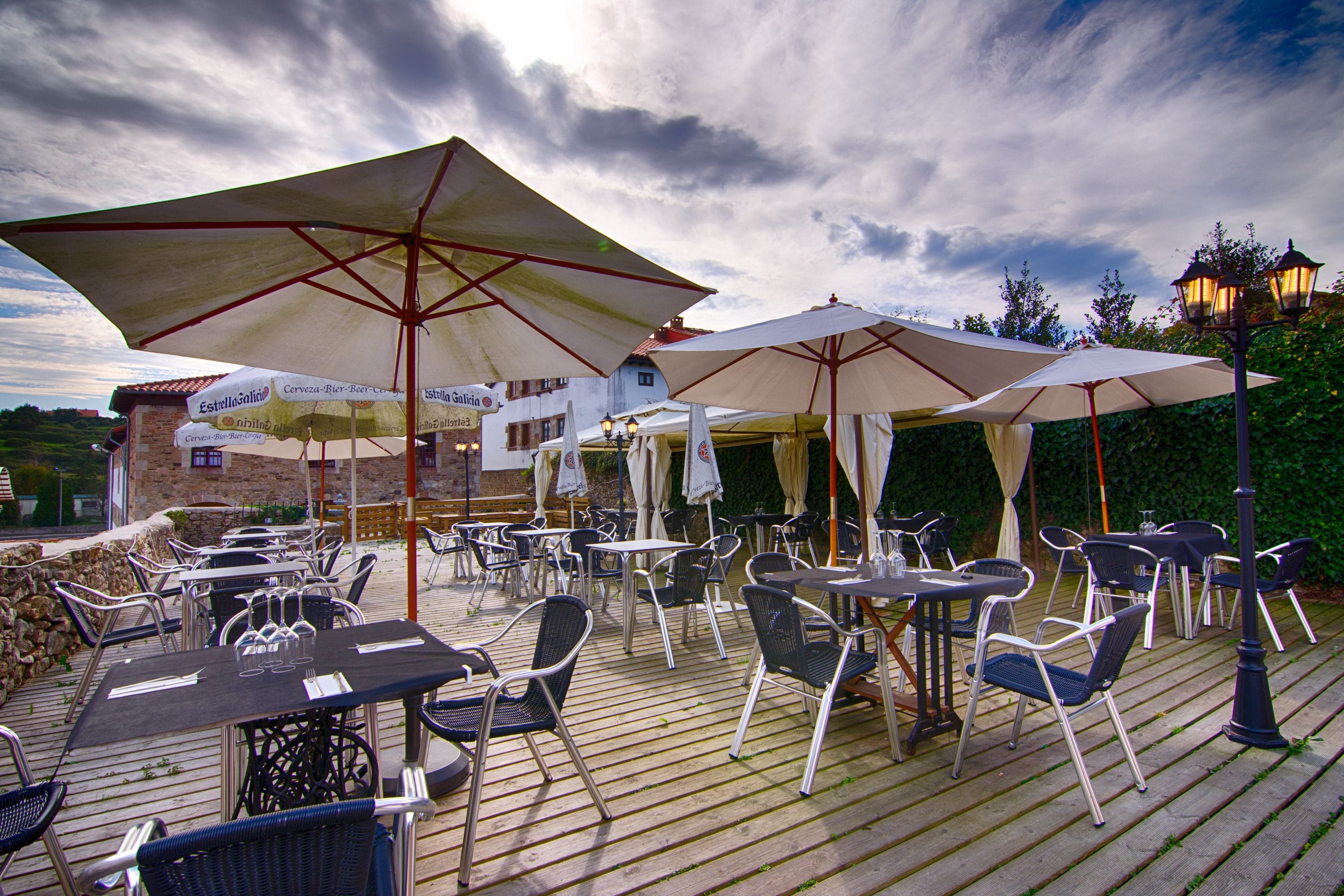 terraza-restaurante-el-canton-santillana-del-mar-cantabria.jpg