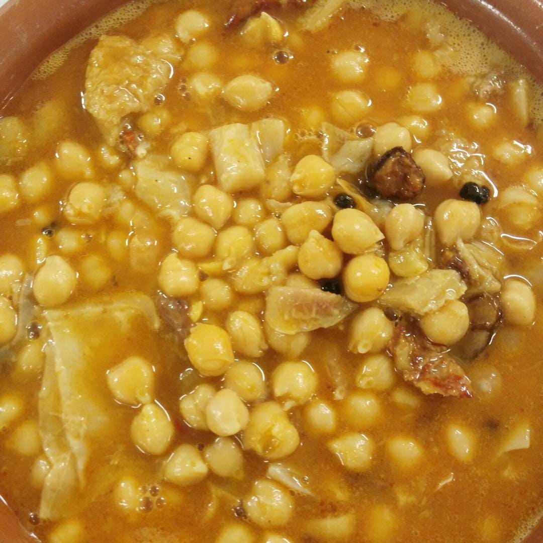 Más de 50 años de historia de auténtica cocina castellana en un edificio emblemático de 1768.