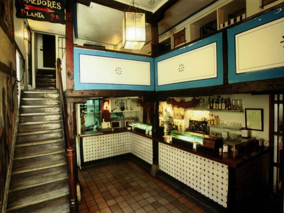 local-el-meson-la-cueva-madrid.jpg