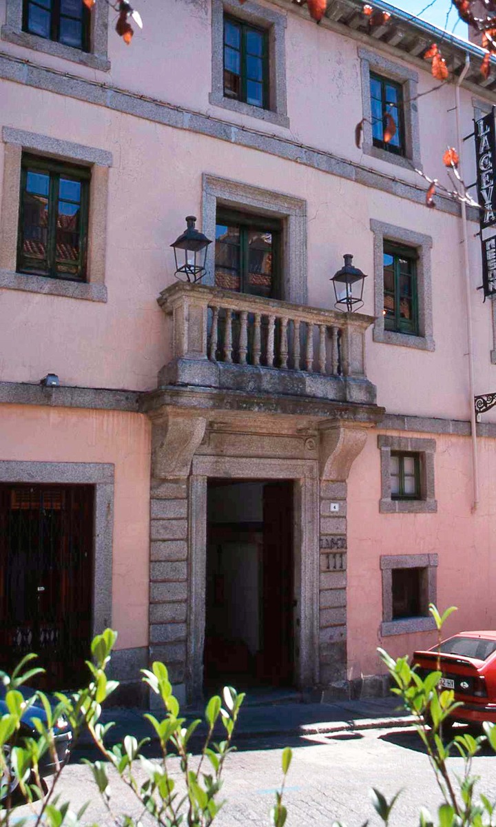 entrada-el-meson-la-cueva-madrid.jpg