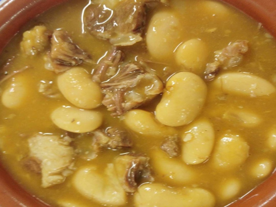 alubia-blanca-el-meson-la-cueva-madrid.jpg