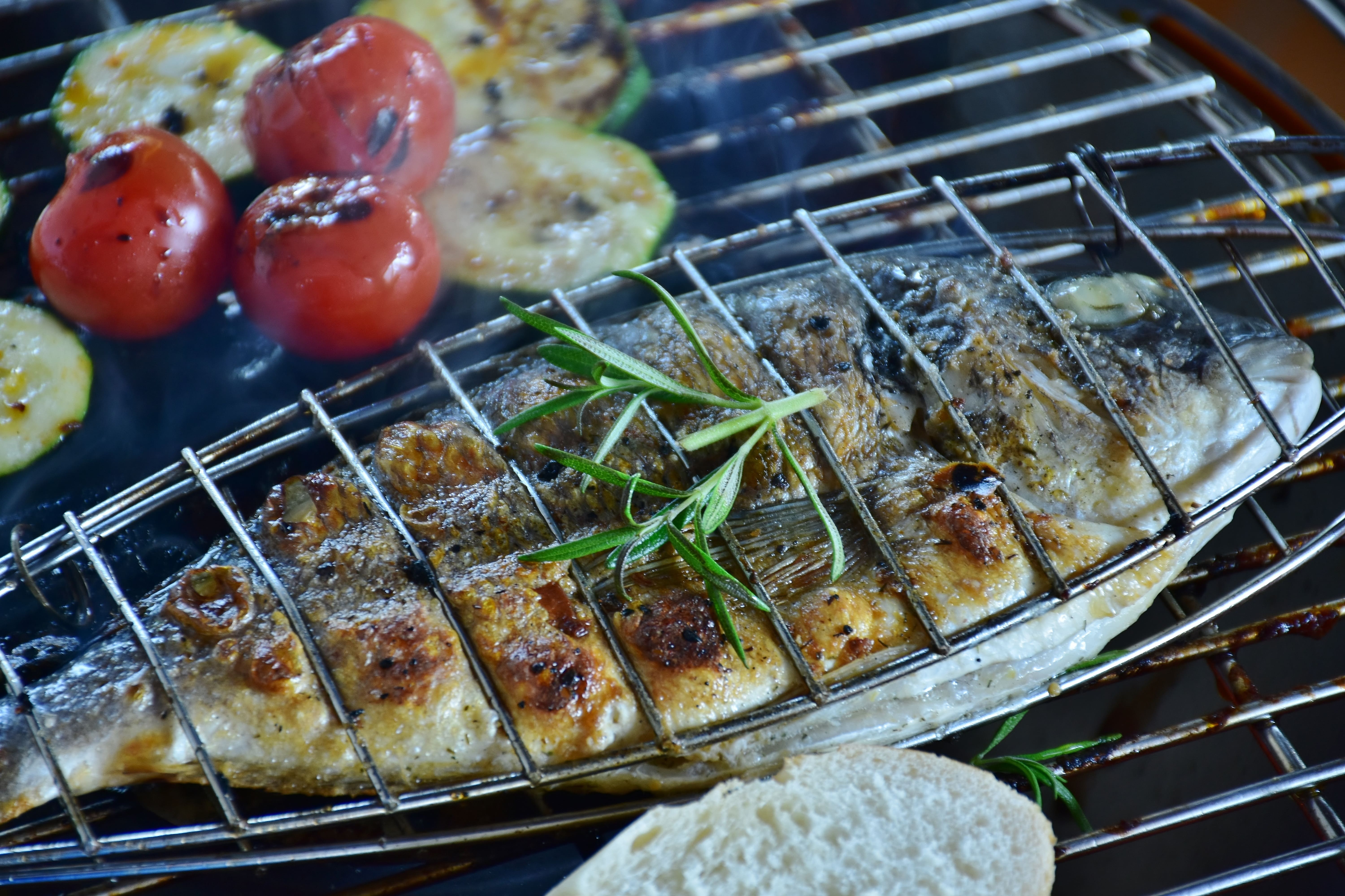 Elegante restaurante de comida mediterránea en Dénia, con especialidad en paellas y calderetas.