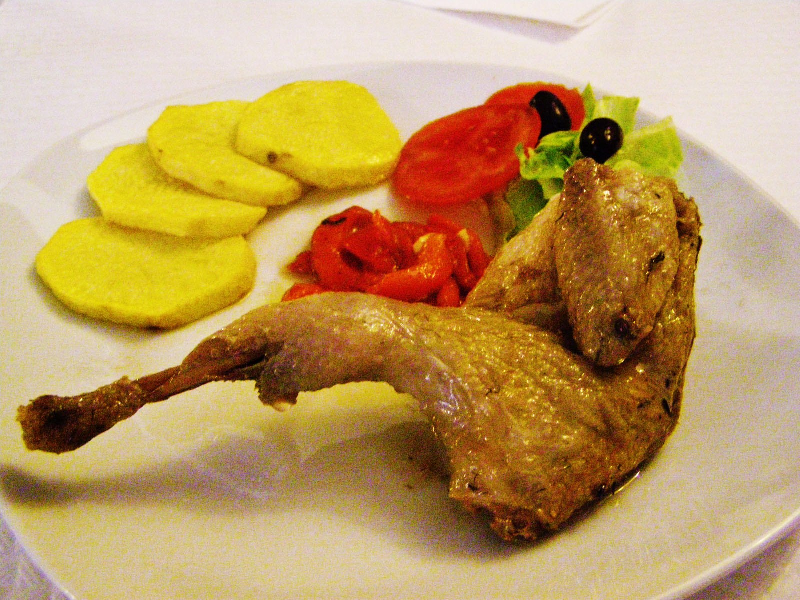 plato-muslo-pollo-verdura-restaurante-el-portal-teruel.jpg