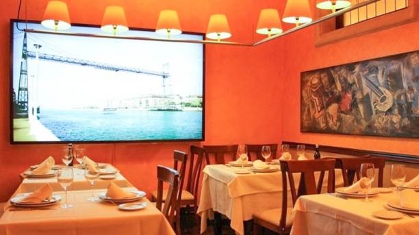 Restaurante con los mejores pescados y mariscos a la brasa al lado del Puente Colgante de Bizkaia, Patrimonio de la humanidad.                   