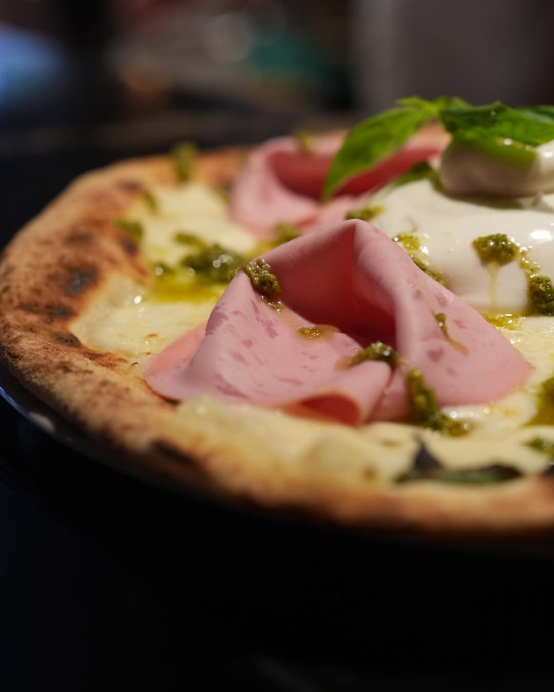 Cocina fusión latina en el centro de Barcelona con sabores del mundo y ambiente perfecto para compartir en grupo.