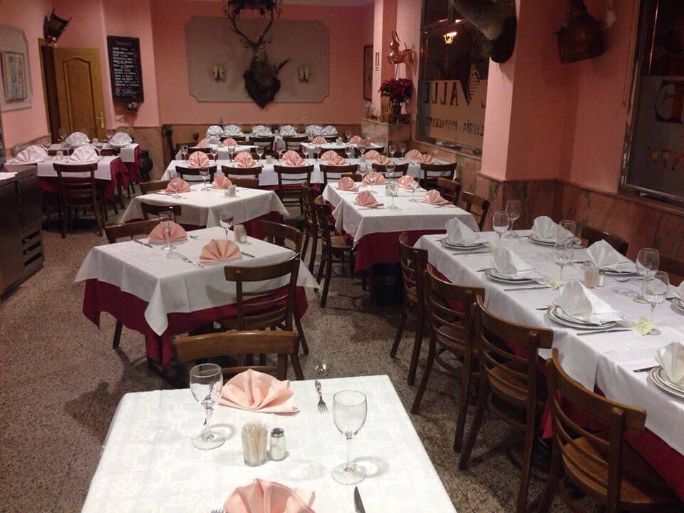 Restaurante de comida tradicional del norte de España y tapas variadas y caseras.         