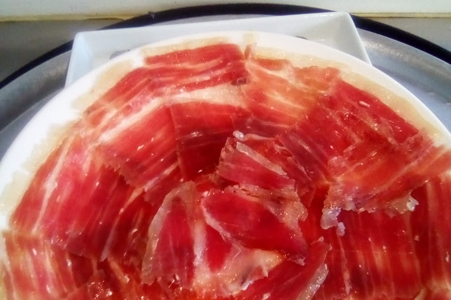plato-jamon-restaurante-gastrobar-la-estancia-extremadura-caceres.jpg
