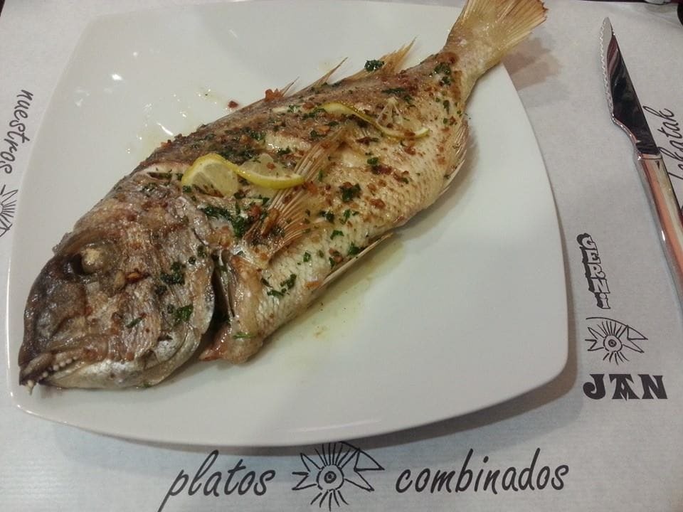 Comida casera tradicional en el centro de Gernika.