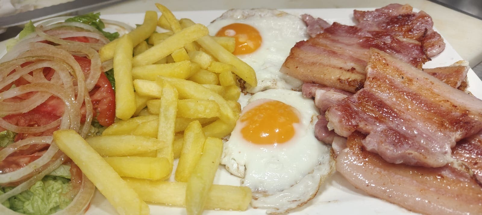 Comida casera tradicional en el centro de Gernika.