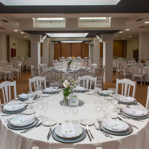 Restaurante especializado en comida tradicional navarra cerca del centro de Pamplona del Hostal Izaga.