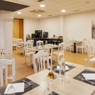 Restaurante especializado en comida tradicional navarra cerca del centro de Pamplona del Hostal Izaga.