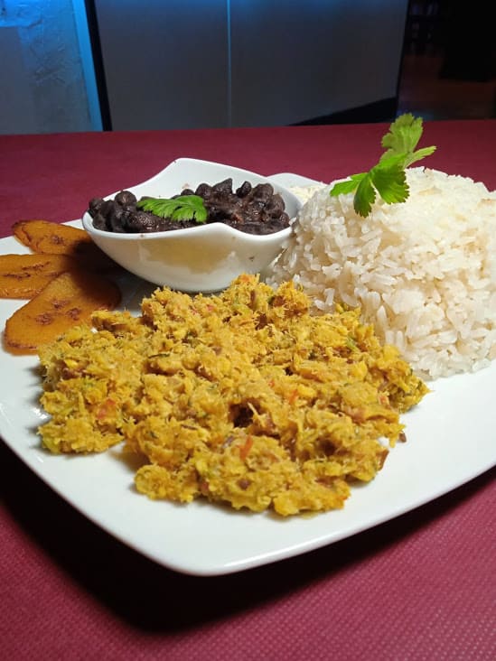 Cocina venezolana con ricas arepas y desayunos en el centro de Torrevieja a tan solo 10 minutos a pie del paseo marítimo y de la playa.