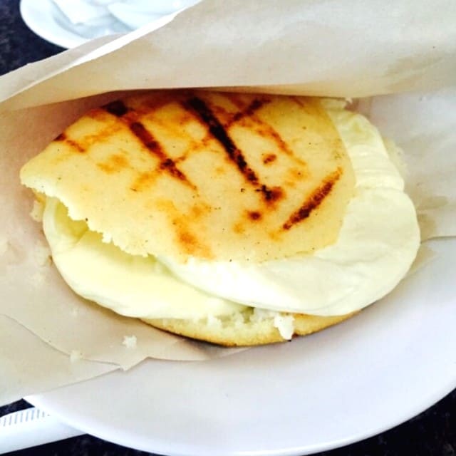 Cocina venezolana con ricas arepas y desayunos en el centro de Torrevieja a tan solo 10 minutos a pie del paseo marítimo y de la playa.