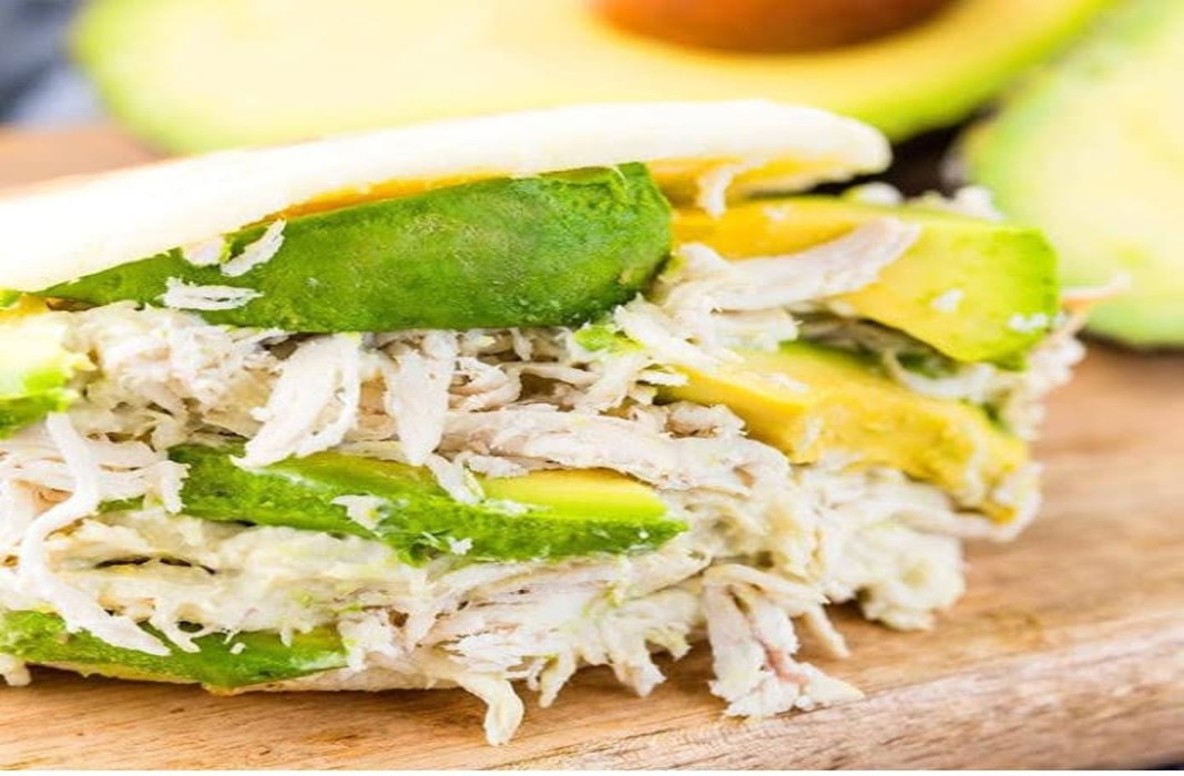arepa-reina-pepeada-jax-torrevieja.jpg