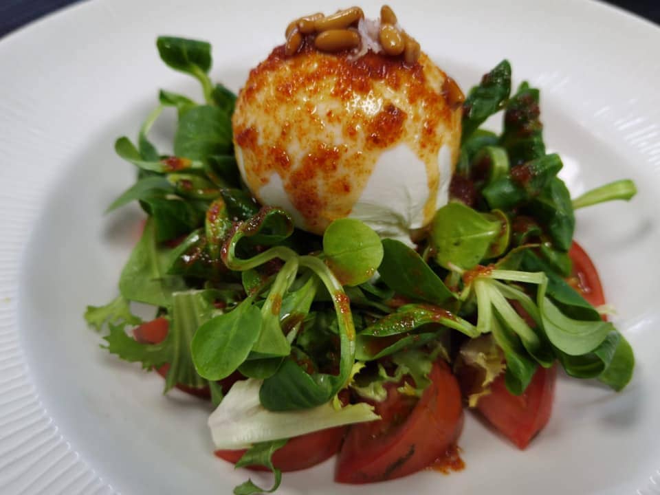ensalada-mozzarella-la-falua-benidorm.jpg
